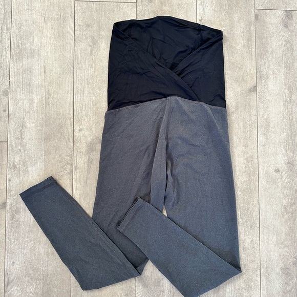 Isabel maternity athletic leggings 
Size xs - Picture 10 of 12